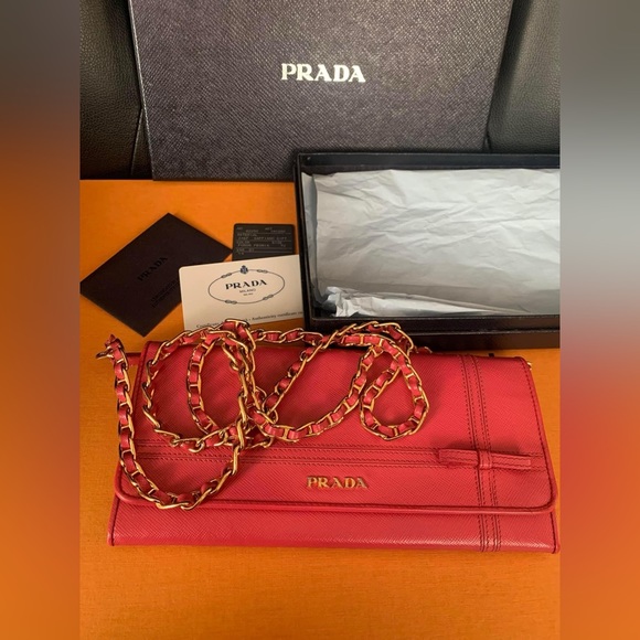 Sold🎀🎀PRADA Peonia Pink Saffiano Metal Wallet on Chain - Picture 4 of 16